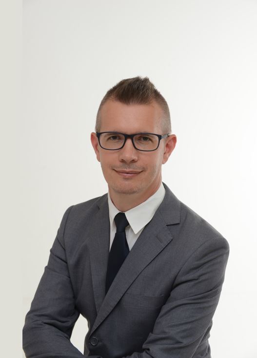 Dr. Molnár László